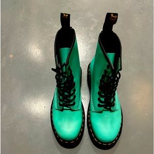 NWOB! Dr Martens boots